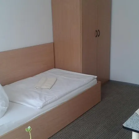 Checkinn Zimmervermietung Ug * Cottbus
