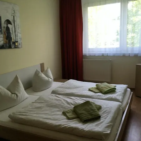Checkinn Zimmervermietung Ug Hostel Cottbus