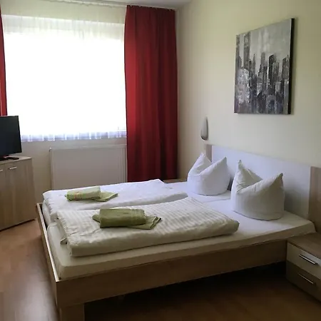 Checkinn Zimmervermietung Ug * Cottbus